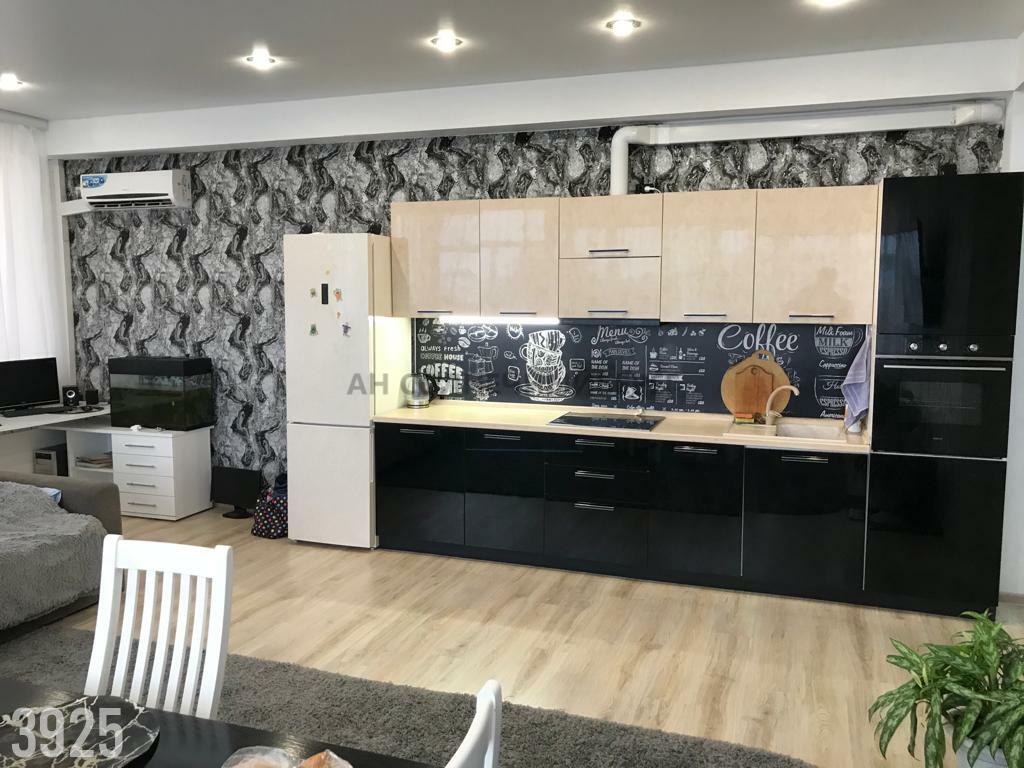 Квартира на продажу в Туапсе, улица Октябрьской Революции, 5А фото №0
